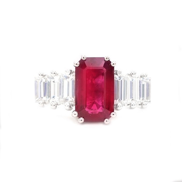 anillo rubi y baguettes
