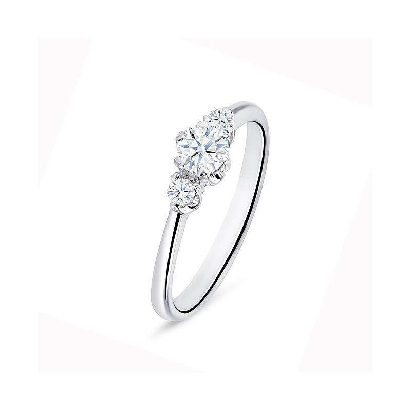 Sortija con tres brillantes realizada en oro blanco SC-250