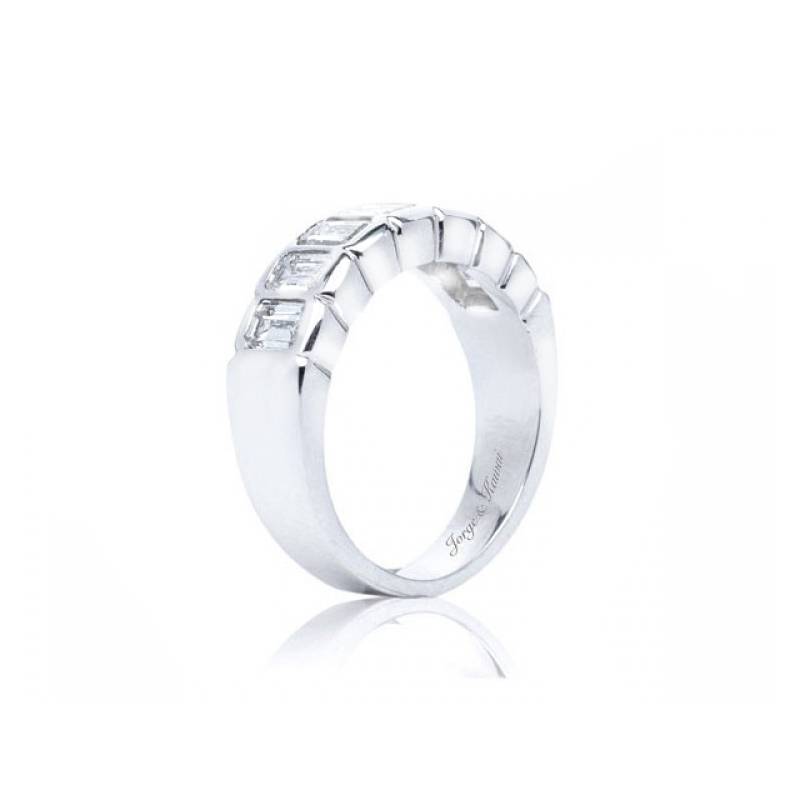 alianza de diamantes talla esmeralda