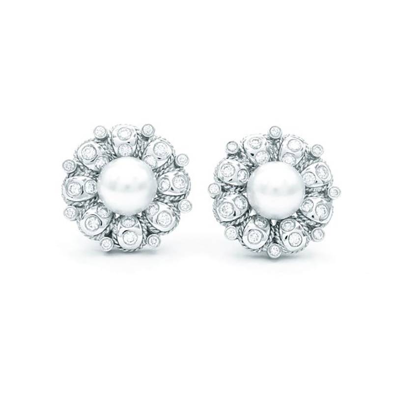 pendientes perlas y brillantes