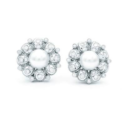 pendientes perlas y brillantes