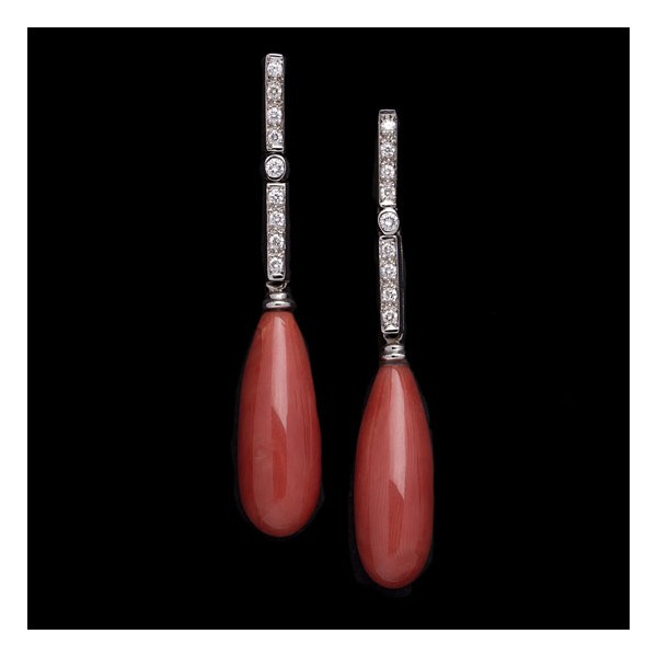 pendientes de coral y brillantes