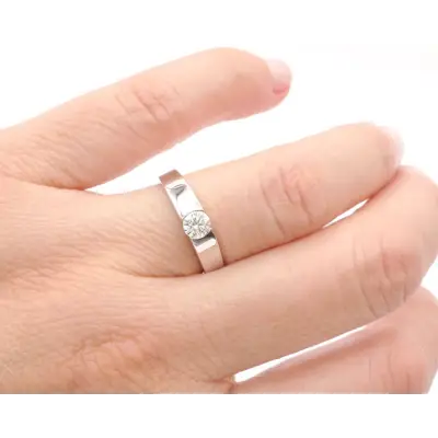 Sortija con Brillante G VS1de 0.18 ct en oro blanco de 18K puesta en mano - 2