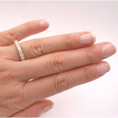 Alianza Brillantes Oro Rosa - GALILEA mano