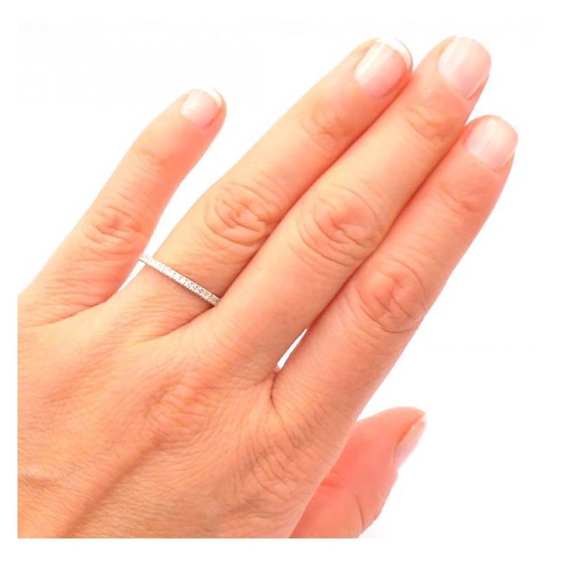 alianza mano  platino diamantes