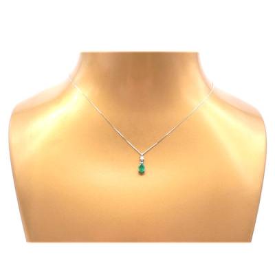 colgante oro con esmeralda  diamante