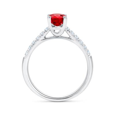 Foto frontal de Solitario de oro de ley de 18K con rubí AAA de 0.70 cts acompañado de diamantes D-VVS