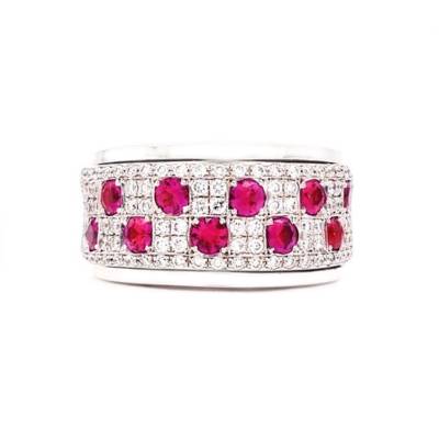 Sortija hecha a mano en Oro de Ley de 18K con pave de rubíes y diamantes de extraordinaria calidad