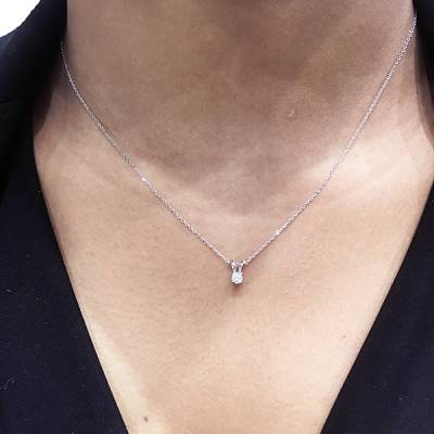 collar-doble-asa-diamante-modelo