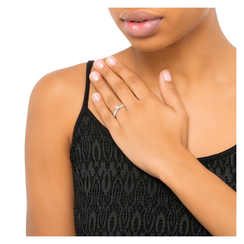 Solitario "Nashira" en oro blanco con diamante en oro de 18K - SR 63