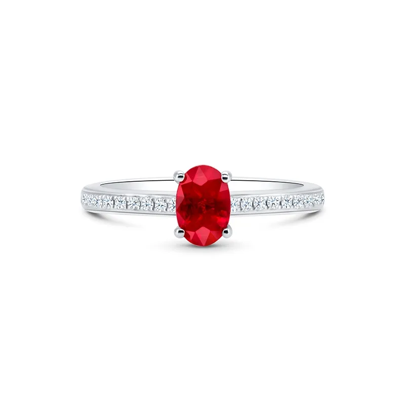 Anillo de Rubí en oro de 18 quilates talla oval de 0.67 cts con diamantes calidad F  VS1. Precios desde 2.025€