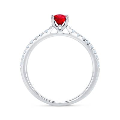 imagen vertical de Anillo de oro 18k con rubí rojo vivido de 0.69cts acompañado de diamantes en el brazo F/E- vs-vvs