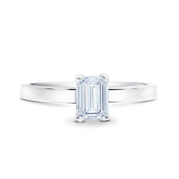Anillo "Emerald Cut" talla esmeralda de 0.70 cts