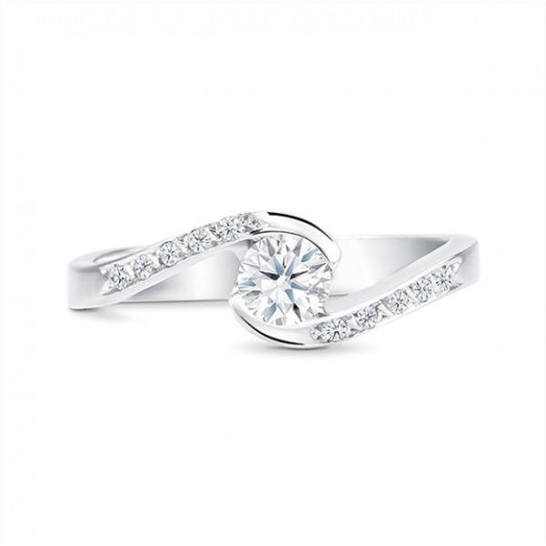 Sortija “Umi B” moderna y Brillantes central 0.25 cts G-VS1