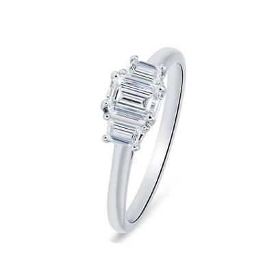 Anillo “Trilogy” realizado en oro blanco 18 y diamantes