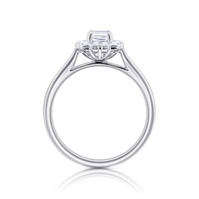 Anillo "Kaori" diamante talla esmeralda con orla de brillantes - SR 74-3