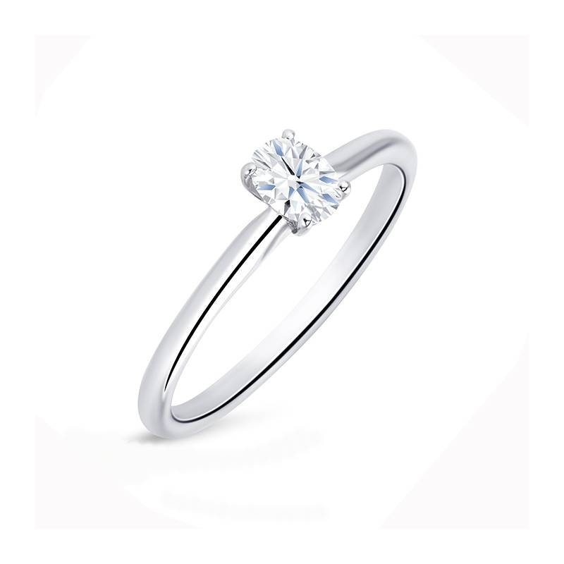 anillo clásico diamante oval