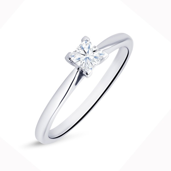 Solitario "Surya S" con diamante central talla princesa 2