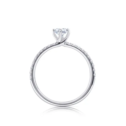 Anillo de pedida en oro blanco de 18K y diamantes certificados detalle de perfil