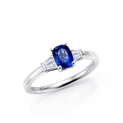 anillo oro blanco con zafiro oval de color terciopelo y diamantes - Jorge Juan Joyeros