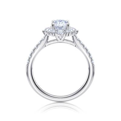 Anillo Diamante Oval con Orla "Imperial" de Brillantes en oro blanco 18k SPHK 41