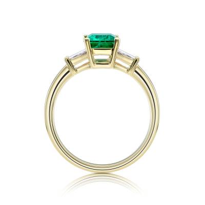 Anillo de oro amarillo con esmeralda verde y Diamantes baguette