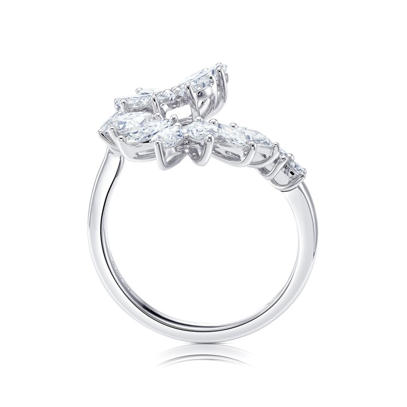 Sortija "Flowers" con Diamantes talla Fantasía en oro blanco