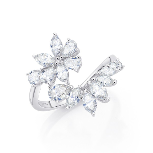 Sortija "Flowers" con Diamantes talla Fantasía en oro blanco