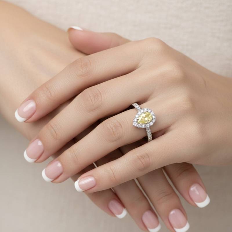 Anillo "Fancy Pear shape" en oro con diamante amarillo - SR 151