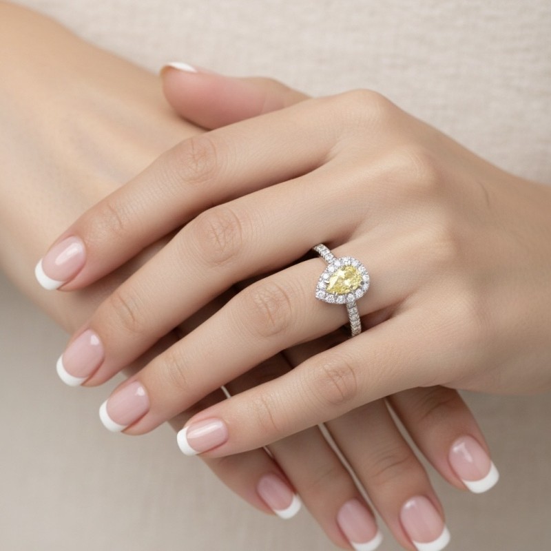 Anillo "Fancy Pear shape" en oro con diamante amarillo - SR 151