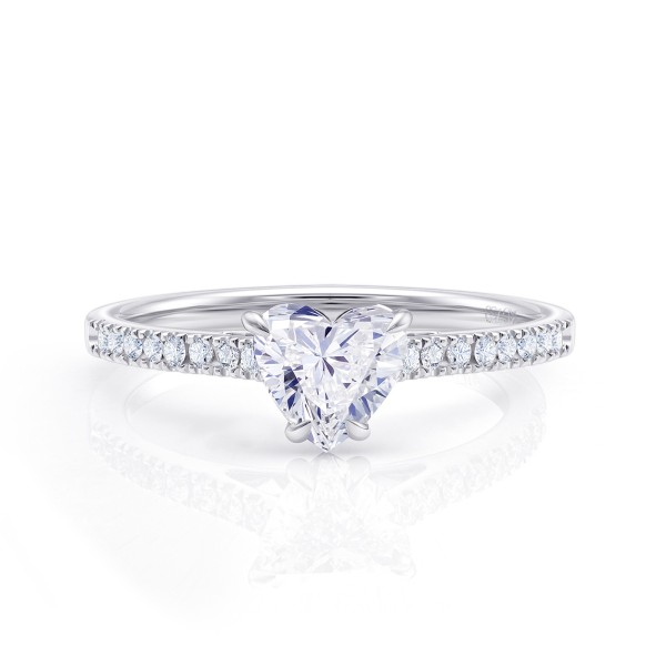 Anillo Oro  Diamante Central corte Corazón