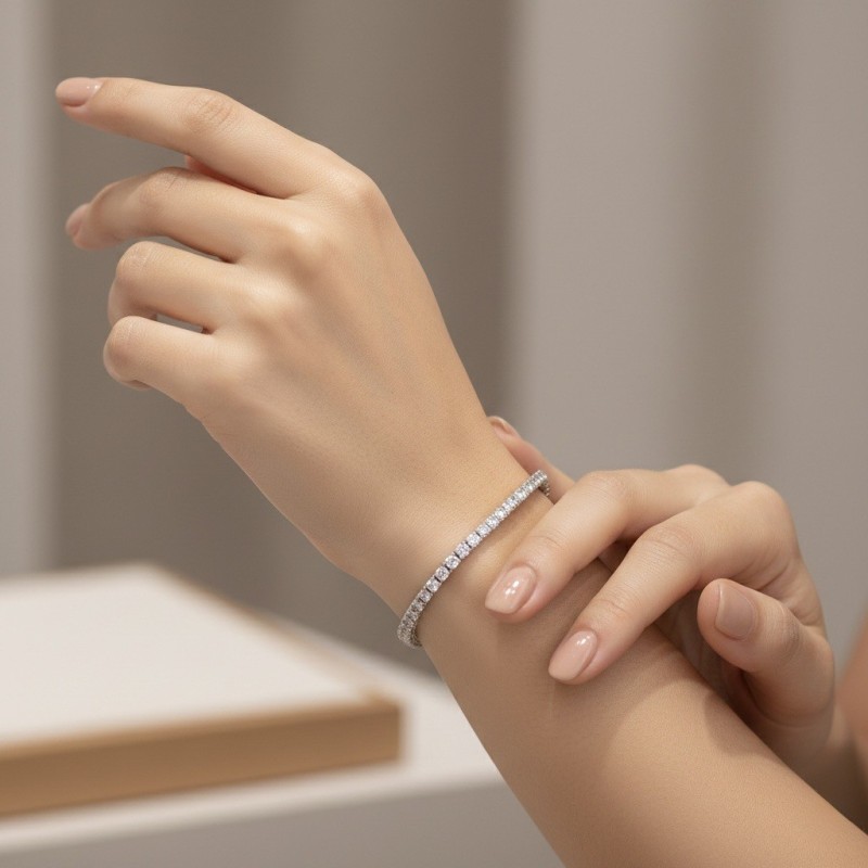 Pulsera Riviere en oro blanco midori con diamantes de 18k