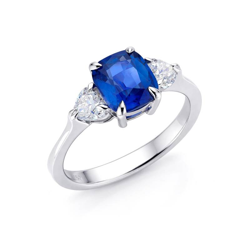 anillo zafiro azul con diamantes corazón