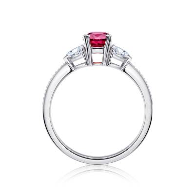 anillo rubi sangre de pichón y diamantes