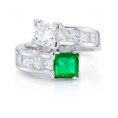 anillo diamantes y esmeralda cuadrada