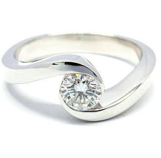 Anillo Solitario con Diamante
