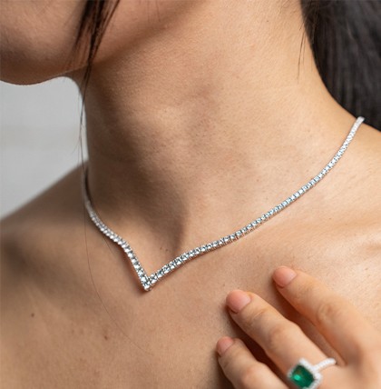 Colgantes de diamantes y perlas