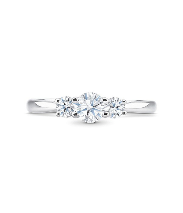 Anillo tresillo diamantes oro blanco 18k "Tetuán”, femenino y elegante