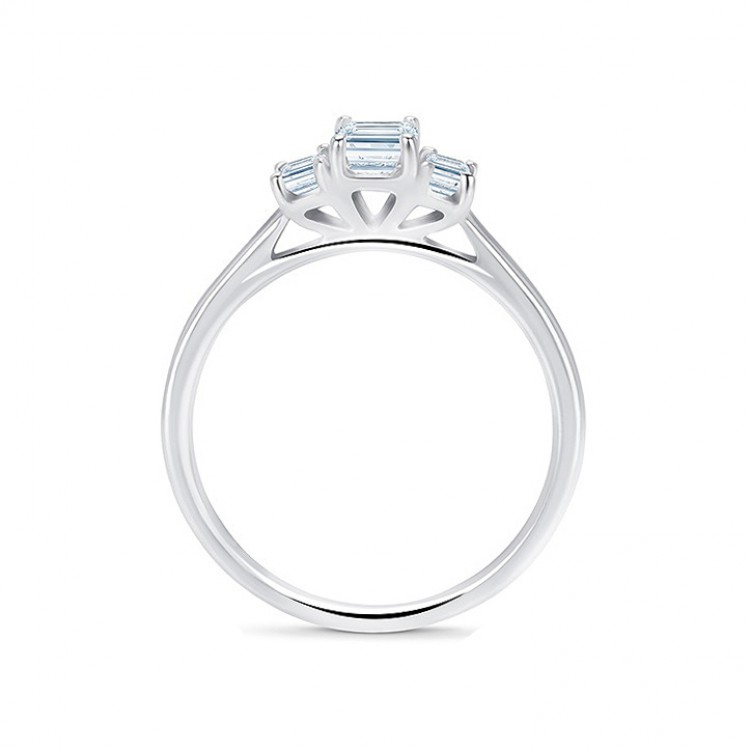 Anillo “Trilogy” clásico con tres tallas esmeralda