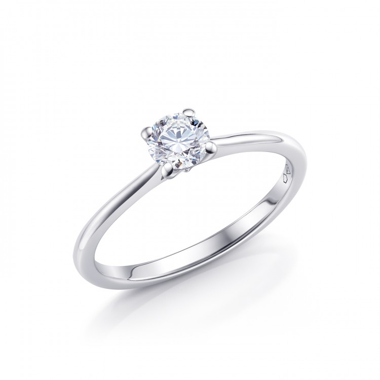 Anillo "Pekin" Solitario Oro Blanco y Diamante en Garras 