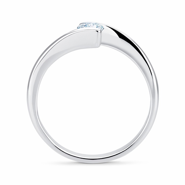 Solitario moderno para la pedida de mano, un anillo discreto y original "Eclipse"