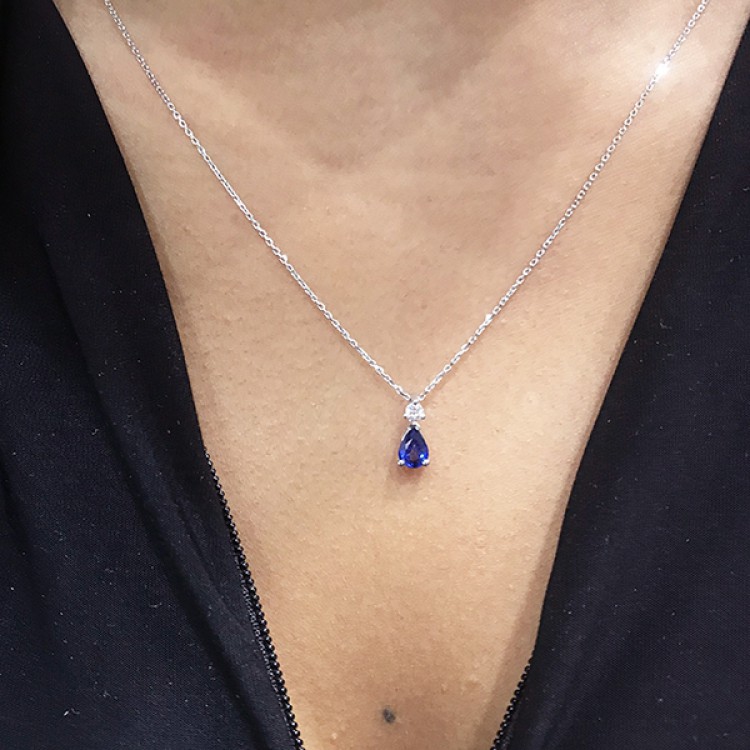 Collar con Perilla de zafiro azul y diamante "Blue Drop" - CR 9 ZAF