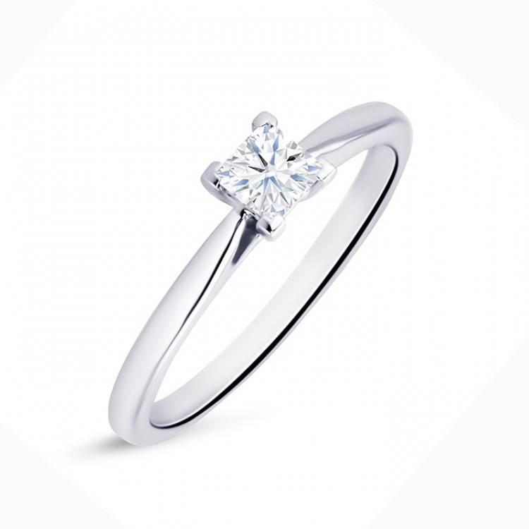 Solitario "Surya S" con diamante central talla princesa