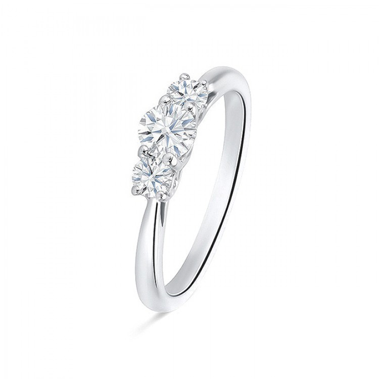Anillo tresillo diamantes oro blanco 18k "Tetuán”, femenino y elegante