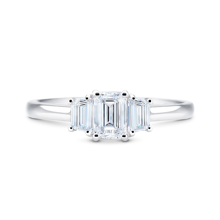 Anillo oro 18k y diamantes talla esmeralda 0.50 ct "Elegance"