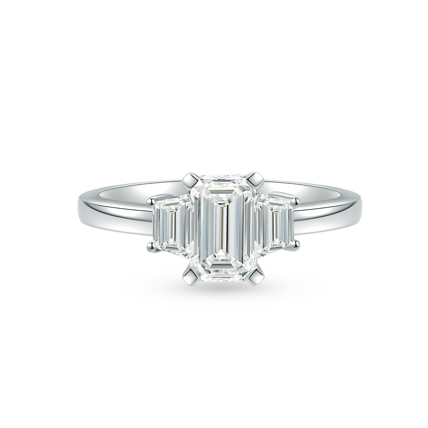 Sortija de oro blanco con tres diamantes | Clásica