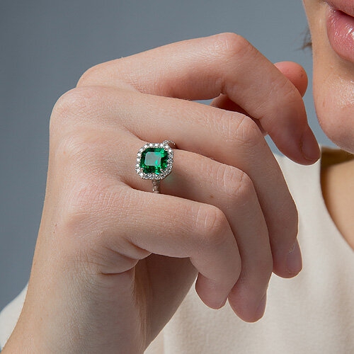 anillo esmeralda diamante